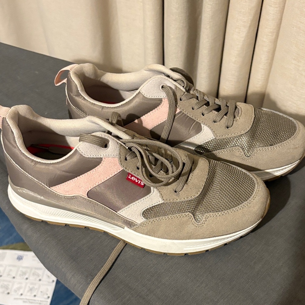 Levi's Women's‎ Sneakers - Beige and Pink Size 11